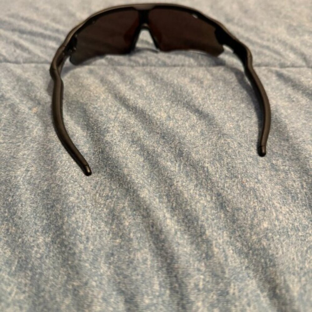 Oakley Radar EV Path Sunglasses Blue Lens Black Frame - Picture 4 of 4